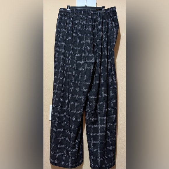 Torrid lavender & black checkered pants. NWT - Picture 2 of 2